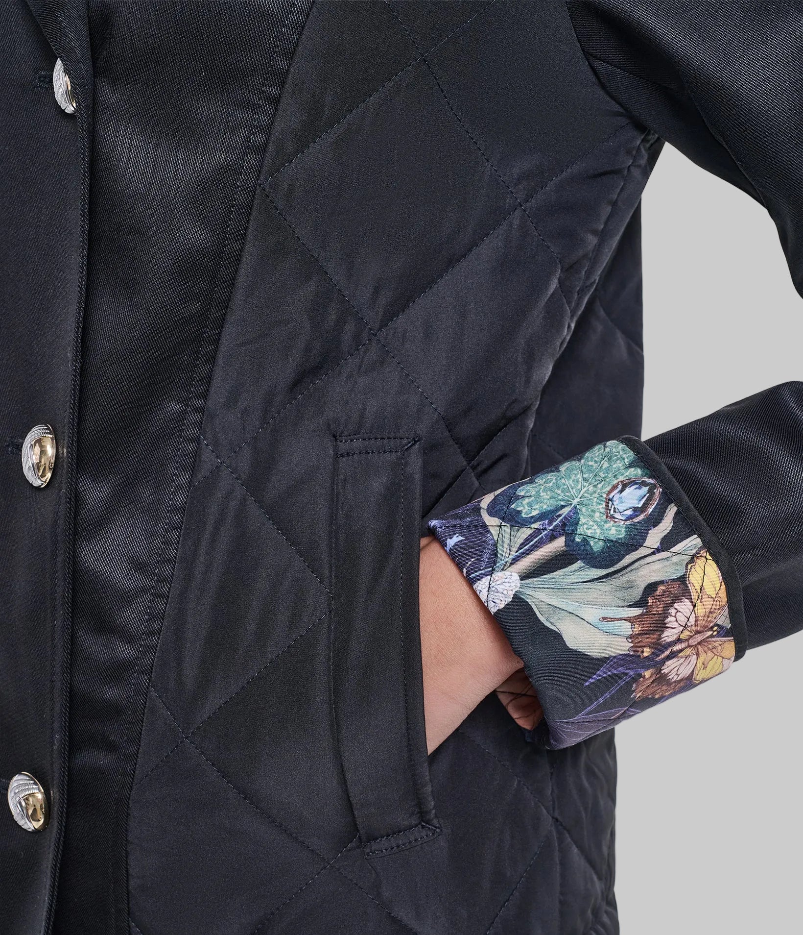 QUILTED OUTERWEAR WITH PRINTED INTERIOR VIEW 9 QUILTED OUTERWEAR WITH PRINTED INTERIOR VIEW 9