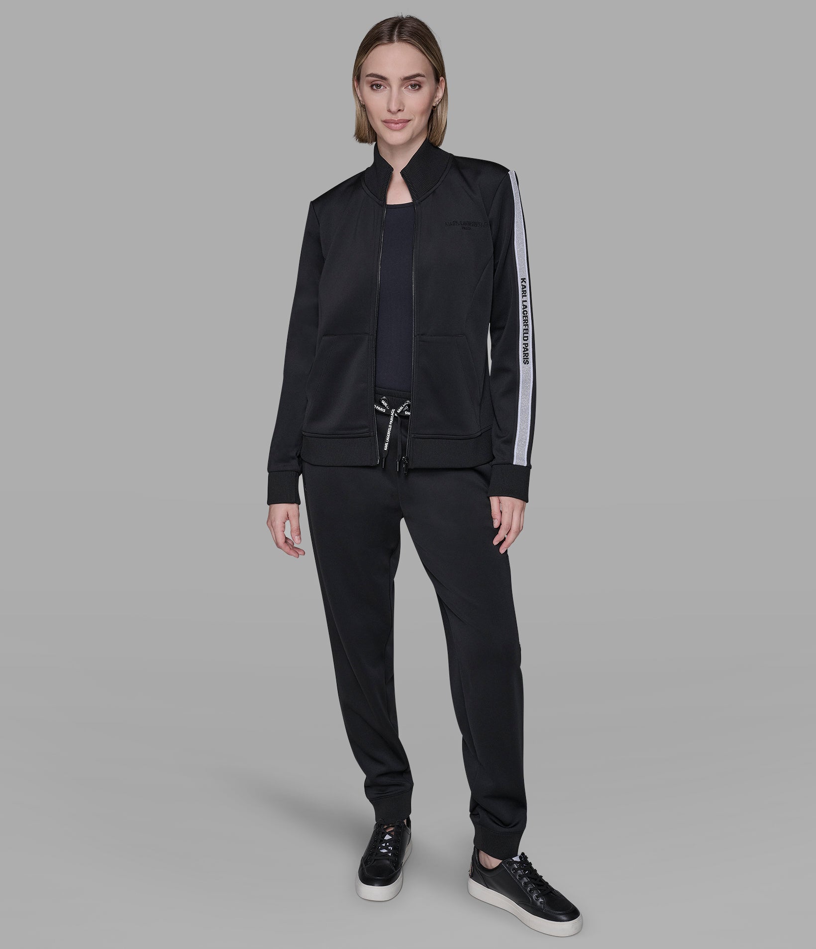 CO-ORD LOGO TAPE JOGGER VIEW 7 CO-ORD LOGO TAPE JOGGER VIEW 7