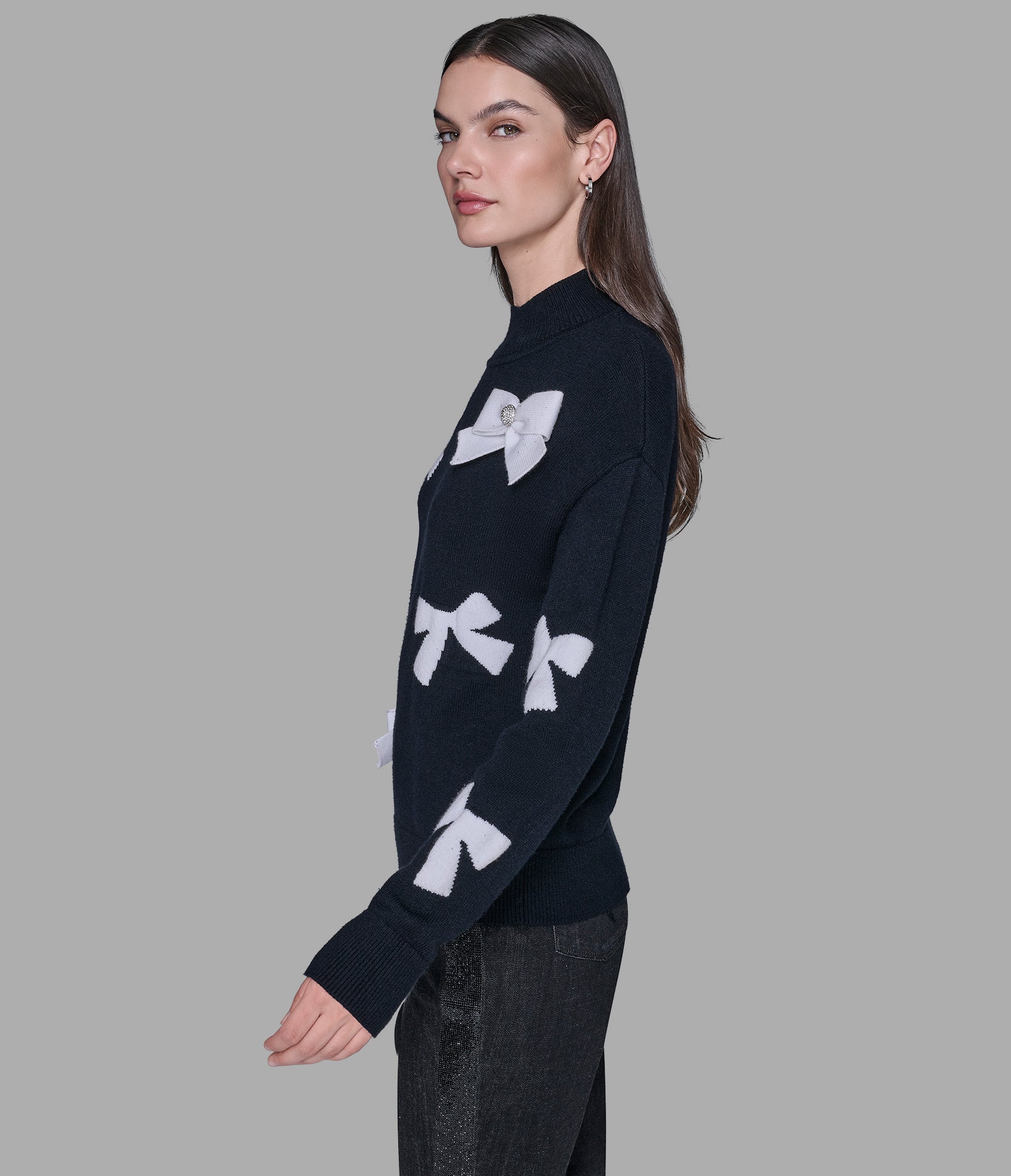 3D BOW SWEATER VIEW 5 3D BOW SWEATER VIEW 5
