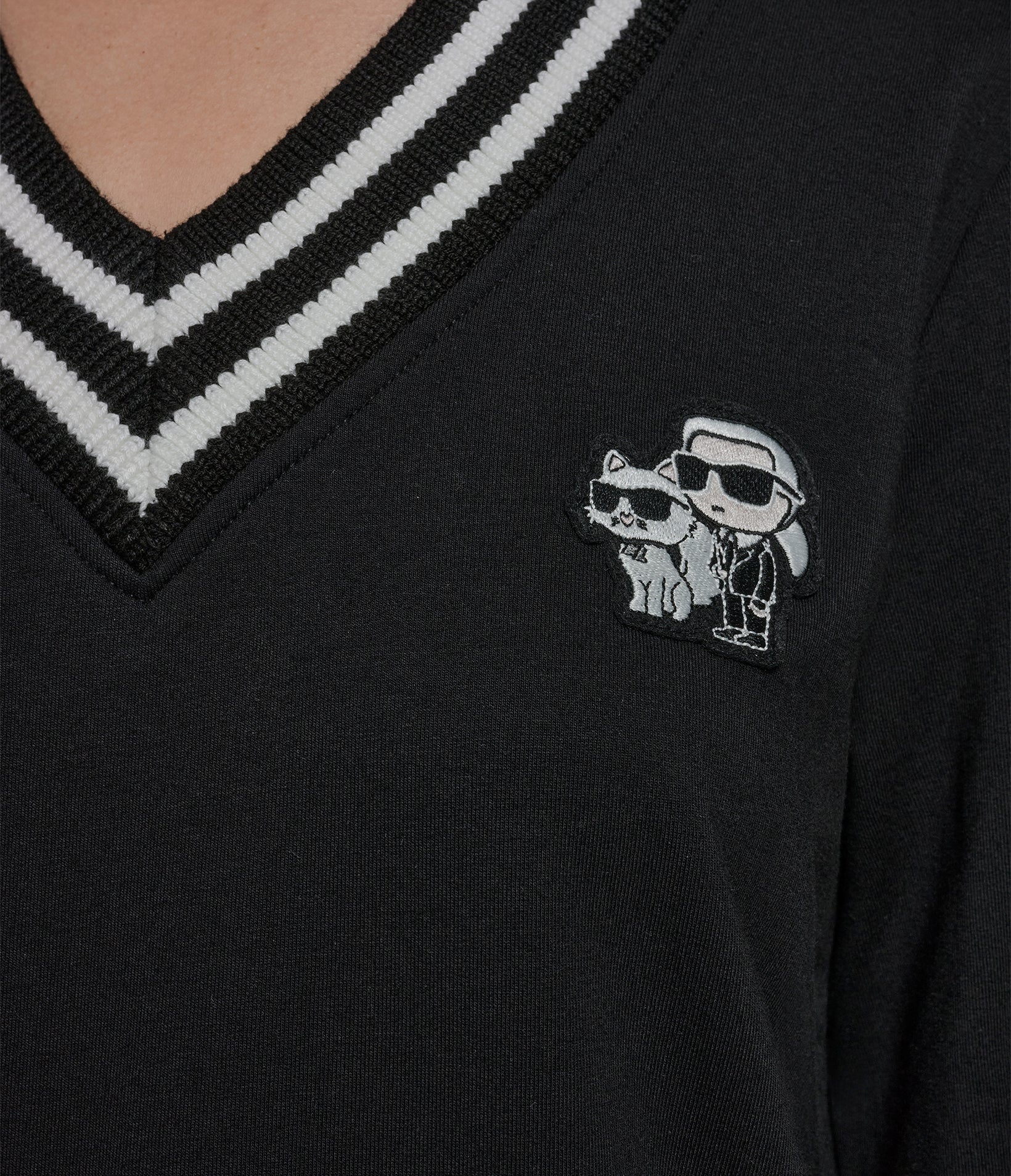 VARSITY PATCH V-NECK SWEATSHIRT VIEW 6 | Women's Tops & Sweaters VARSITY PATCH V-NECK SWEATSHIRT VIEW 6 | Women's Tops & Sweaters