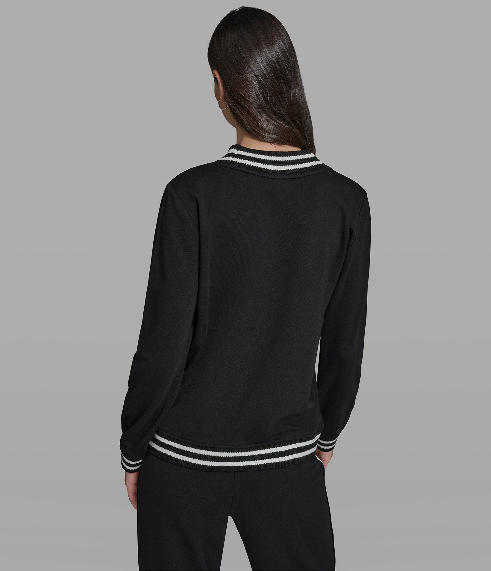 VARSITY PATCH V-NECK SWEATSHIRT View 2 | Women's Tops & Sweaters VARSITY PATCH V-NECK SWEATSHIRT View 2 | Women's Tops & Sweaters