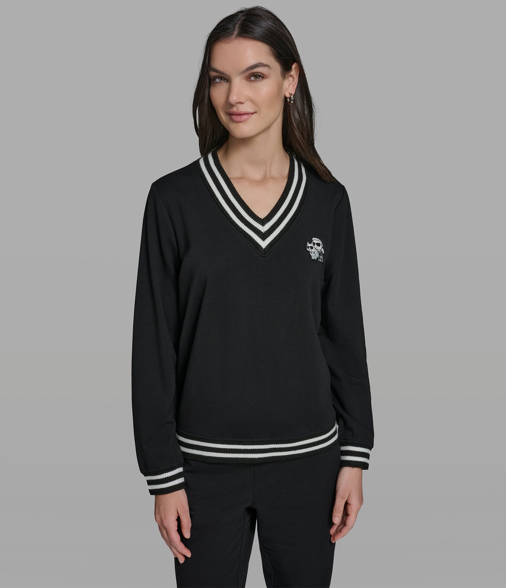 VARSITY PATCH V-NECK SWEATSHIRT View 1 | Women's Tops & Sweaters VARSITY PATCH V-NECK SWEATSHIRT View 1 | Women's Tops & Sweaters