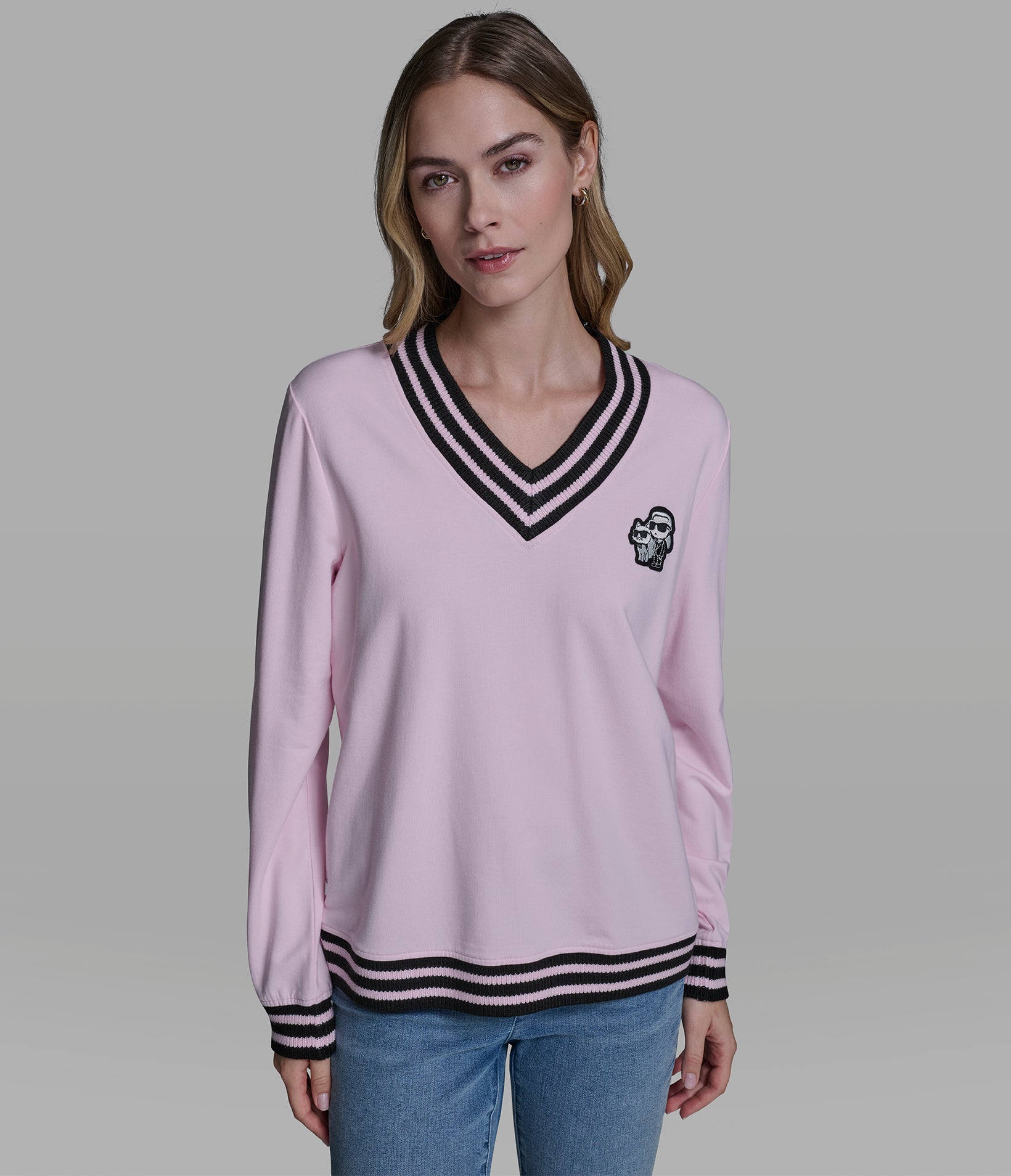 VARSITY PATCH V-NECK SWEATSHIRT View 1 | Women's Tops & Sweaters VARSITY PATCH V-NECK SWEATSHIRT View 1 | Women's Tops & Sweaters