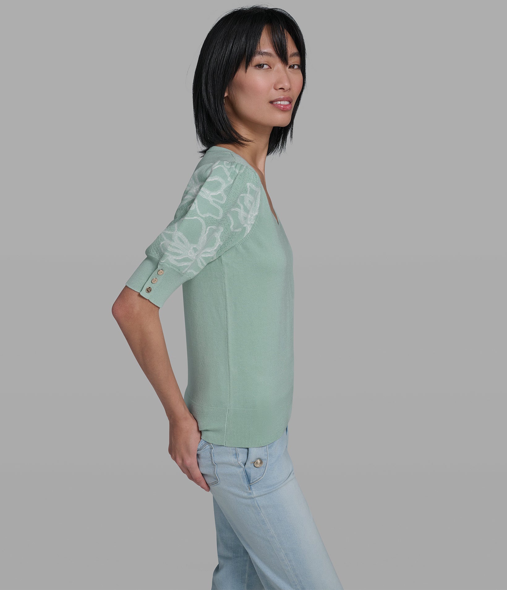 FLORAL V-NECK SWEATER VIEW 4 | Women's Tops & Sweaters FLORAL V-NECK SWEATER VIEW 4 | Women's Tops & Sweaters