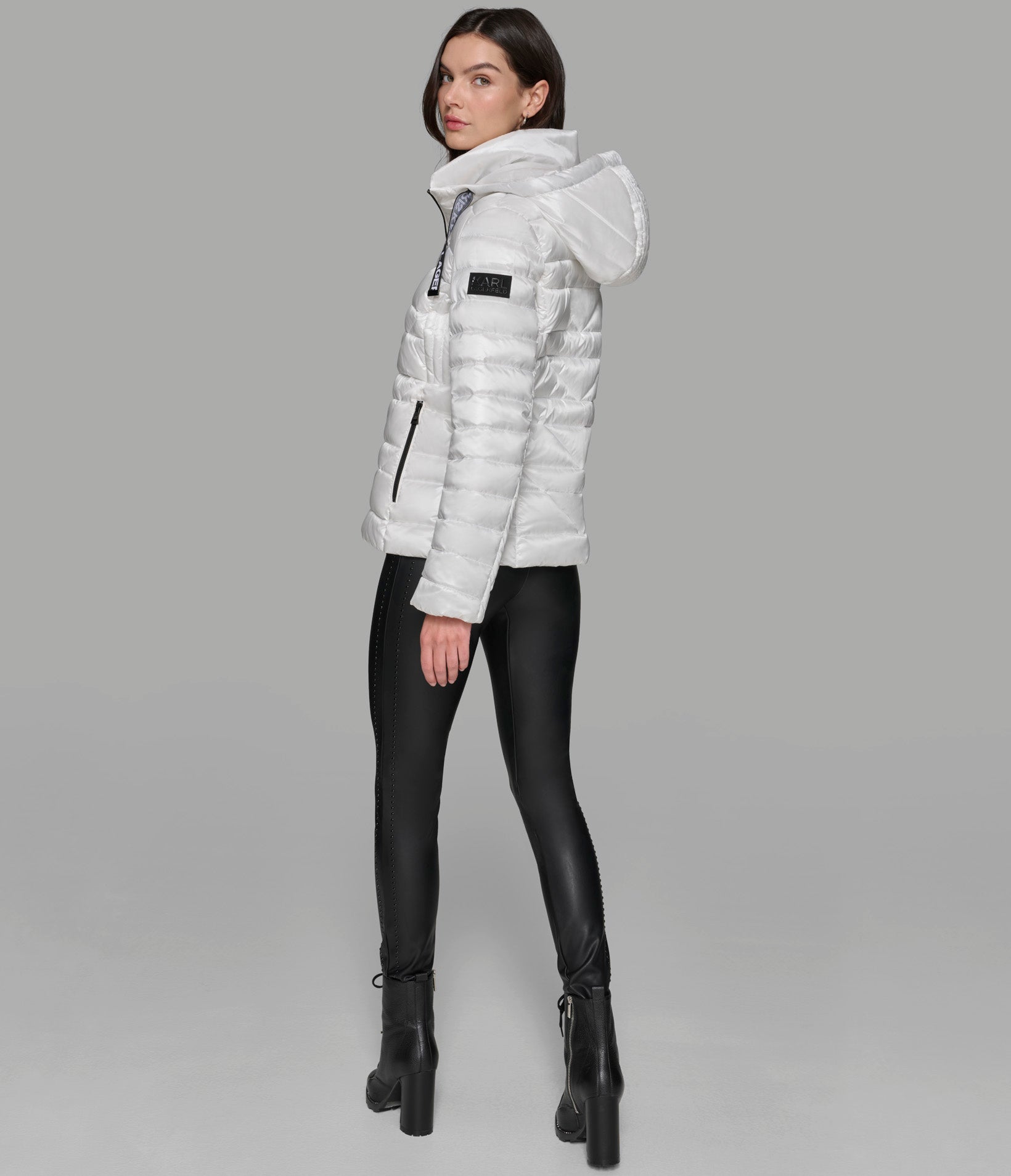 SHORT PUFFER JACKET WITH LOGO View 2 | Women's Clothing SHORT PUFFER JACKET WITH LOGO View 2 | Women's Clothing