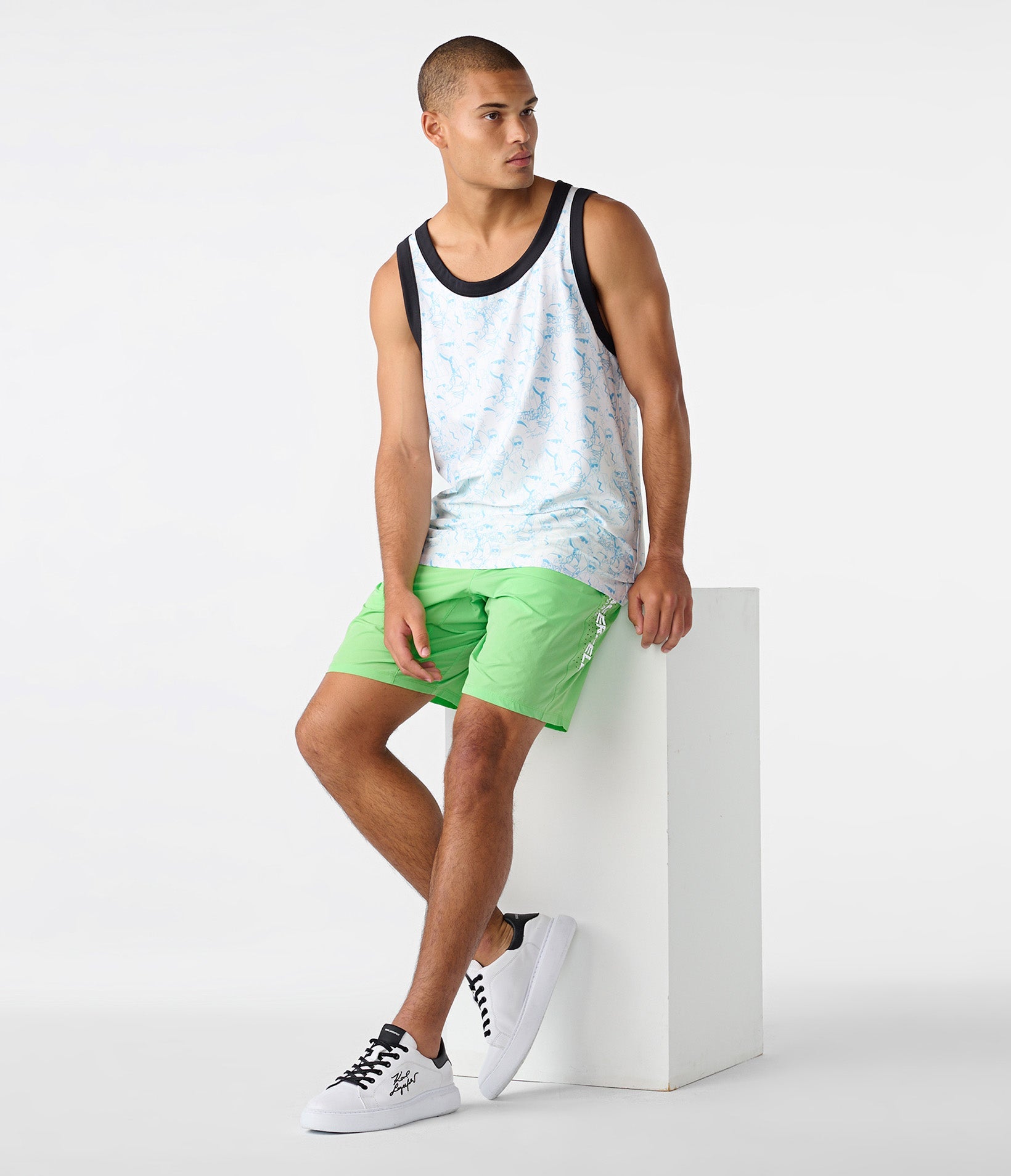 PERFORATED SIDE REFLECTIVE SHORTS
