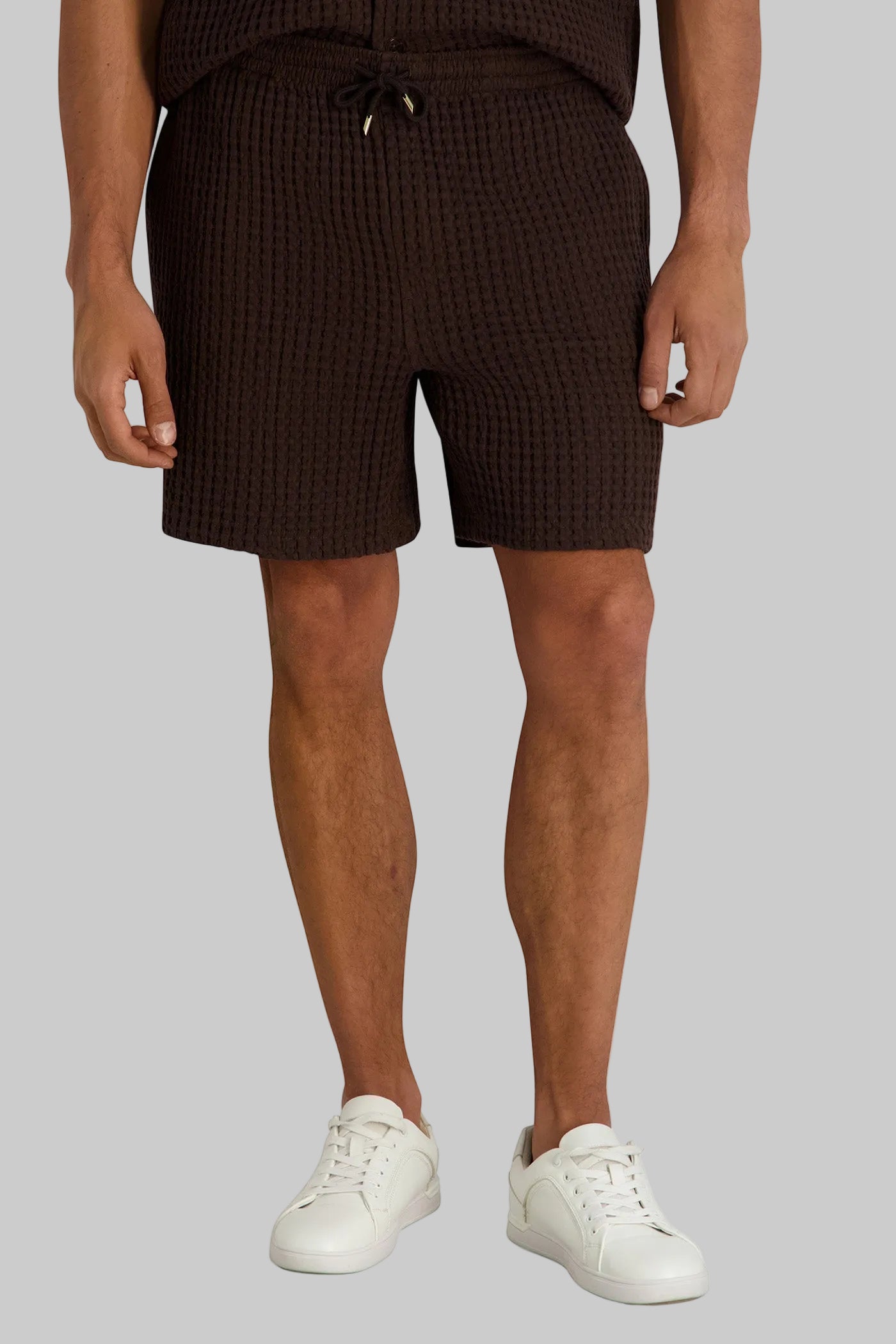 TEXTURED SHORT WITH DRAWSTRING WAISTBAND View 1 | Men's Bottoms TEXTURED SHORT WITH DRAWSTRING WAISTBAND View 1 | Men's Bottoms
