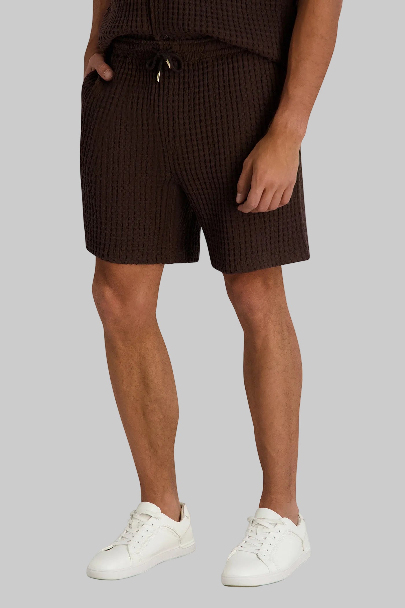 TEXTURED SHORT WITH DRAWSTRING WAISTBAND VIEW 3 | Men's Bottoms TEXTURED SHORT WITH DRAWSTRING WAISTBAND VIEW 3 | Men's Bottoms