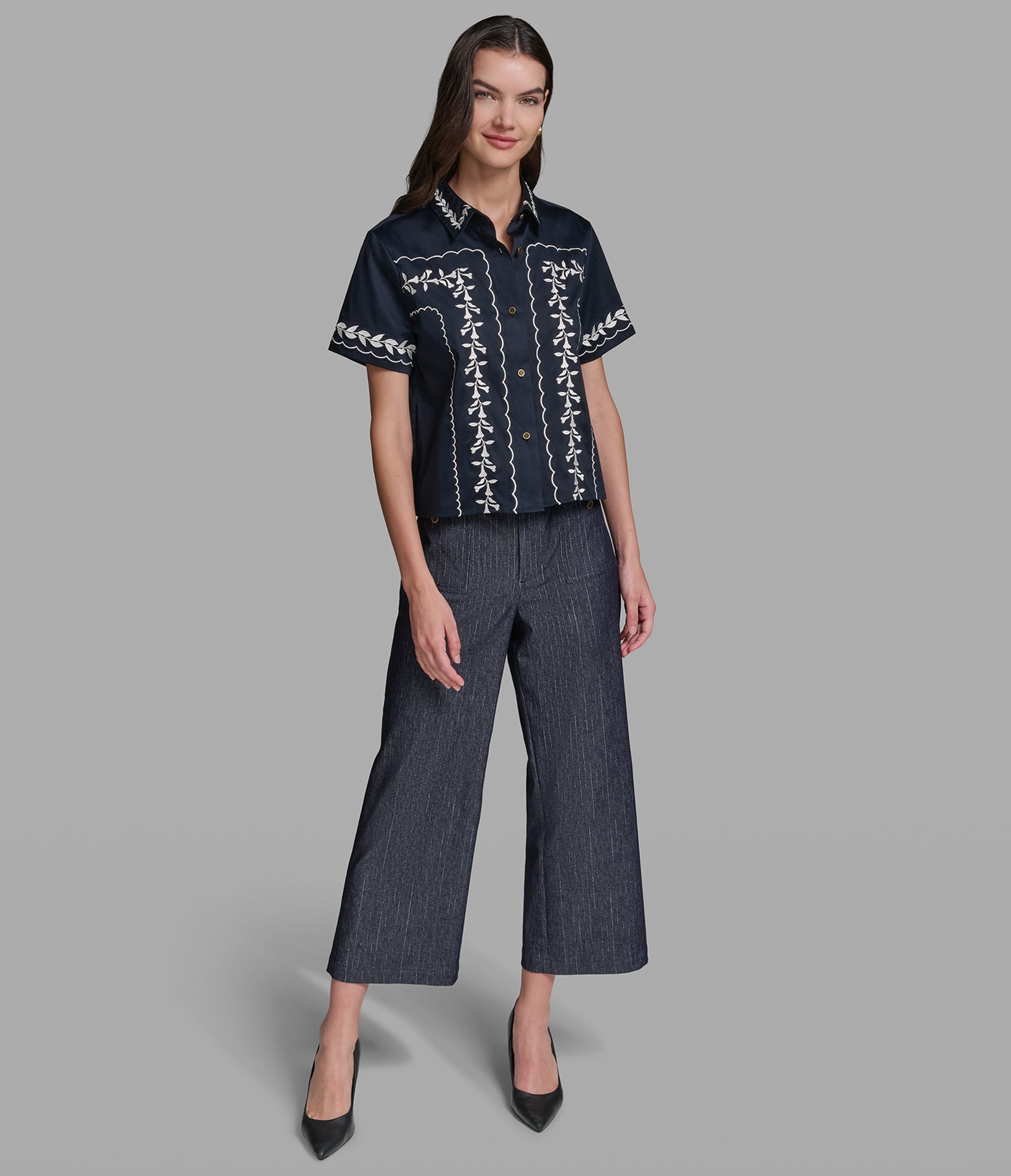 SHORT SLEEVE FLORAL WOVEN TOP View 1 | Women's Clothing