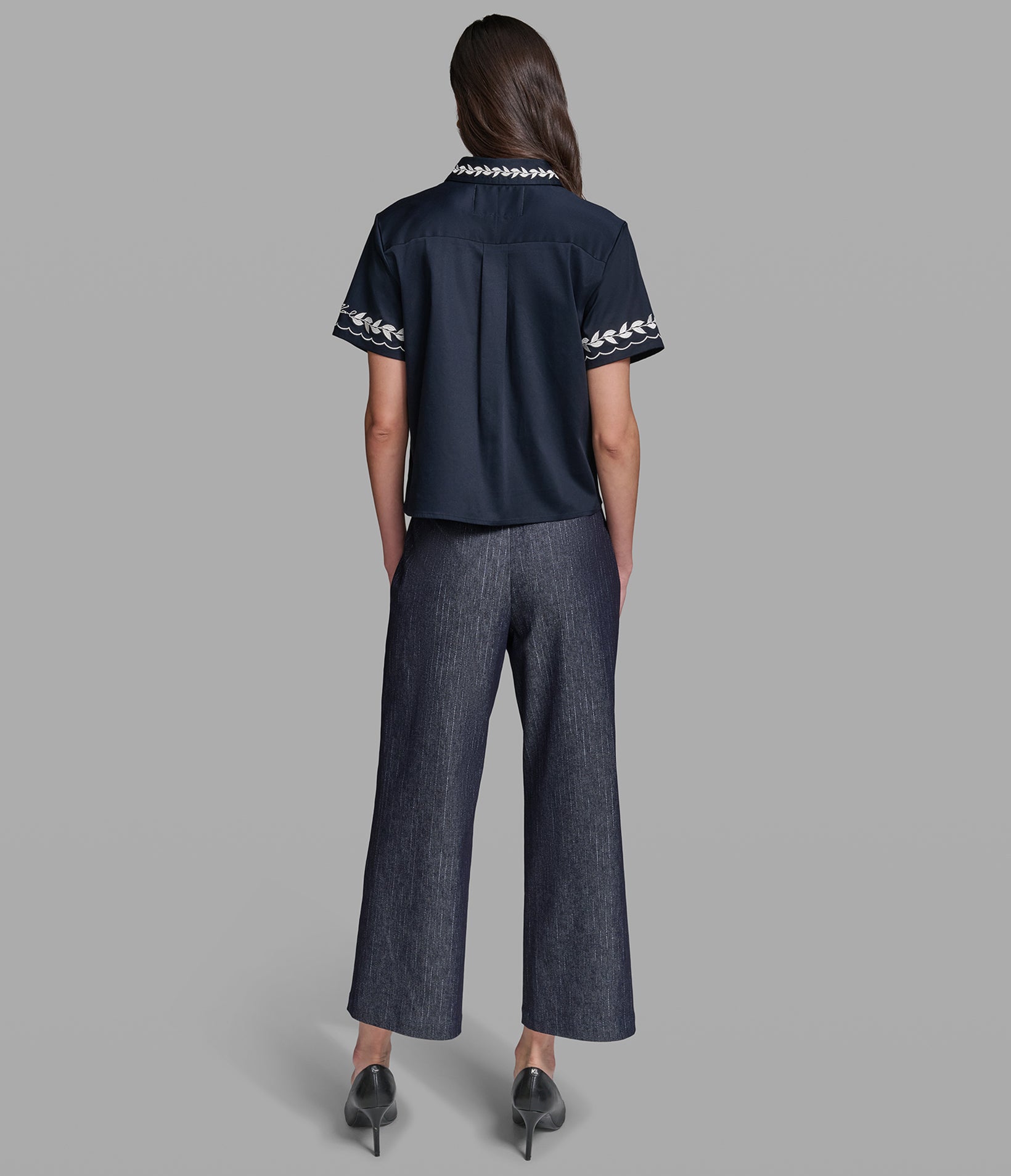 SHORT SLEEVE FLORAL WOVEN TOP View 2 | Women's Clothing