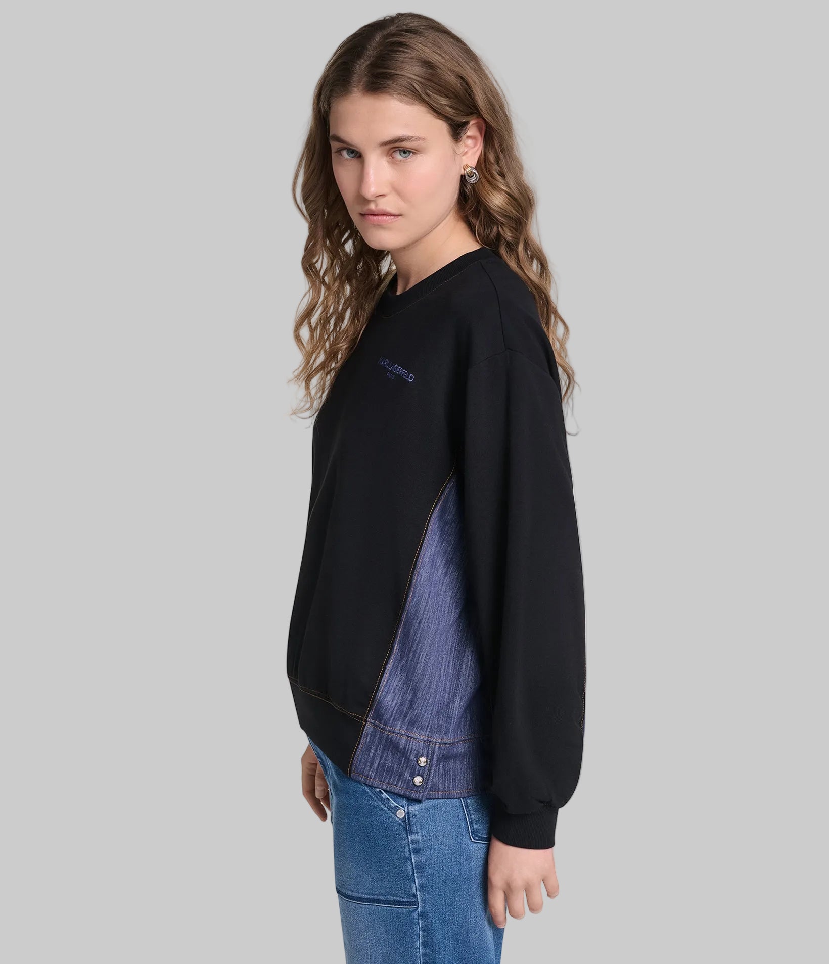 LONG SLEEVE DENIM TRIM CREW SWEATSHIRT VIEW 4