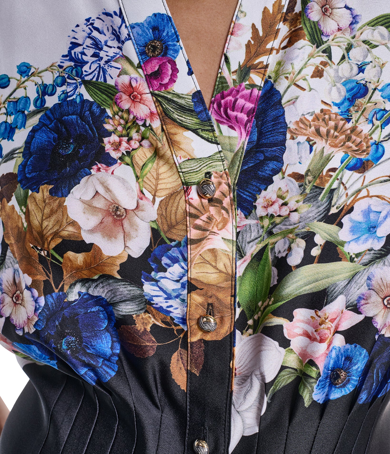 SHORT SLEEVE FLORAL GARDEN PRINT BLOUSE VIEW 6