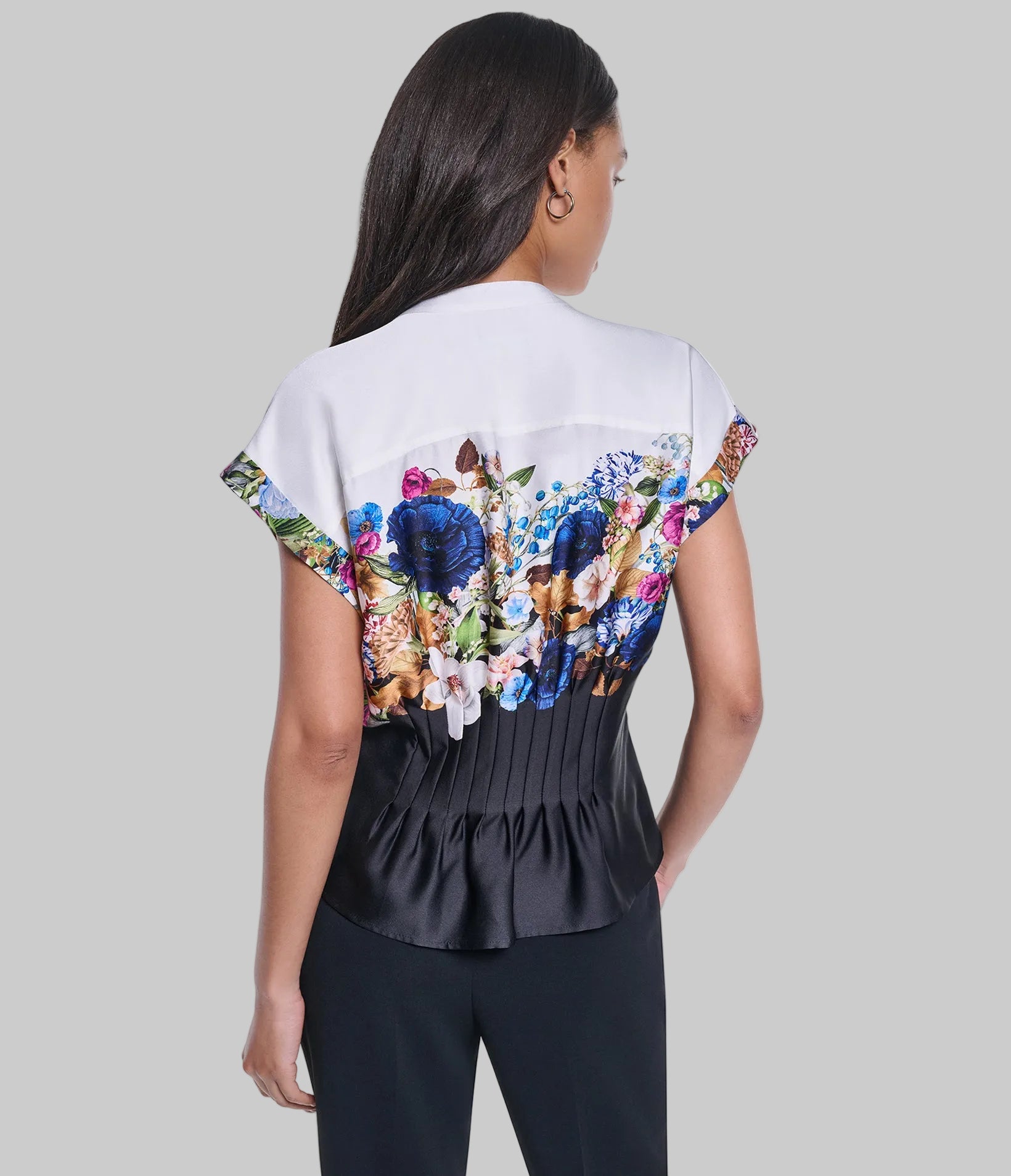 SHORT SLEEVE FLORAL GARDEN PRINT BLOUSE VIEW 2
