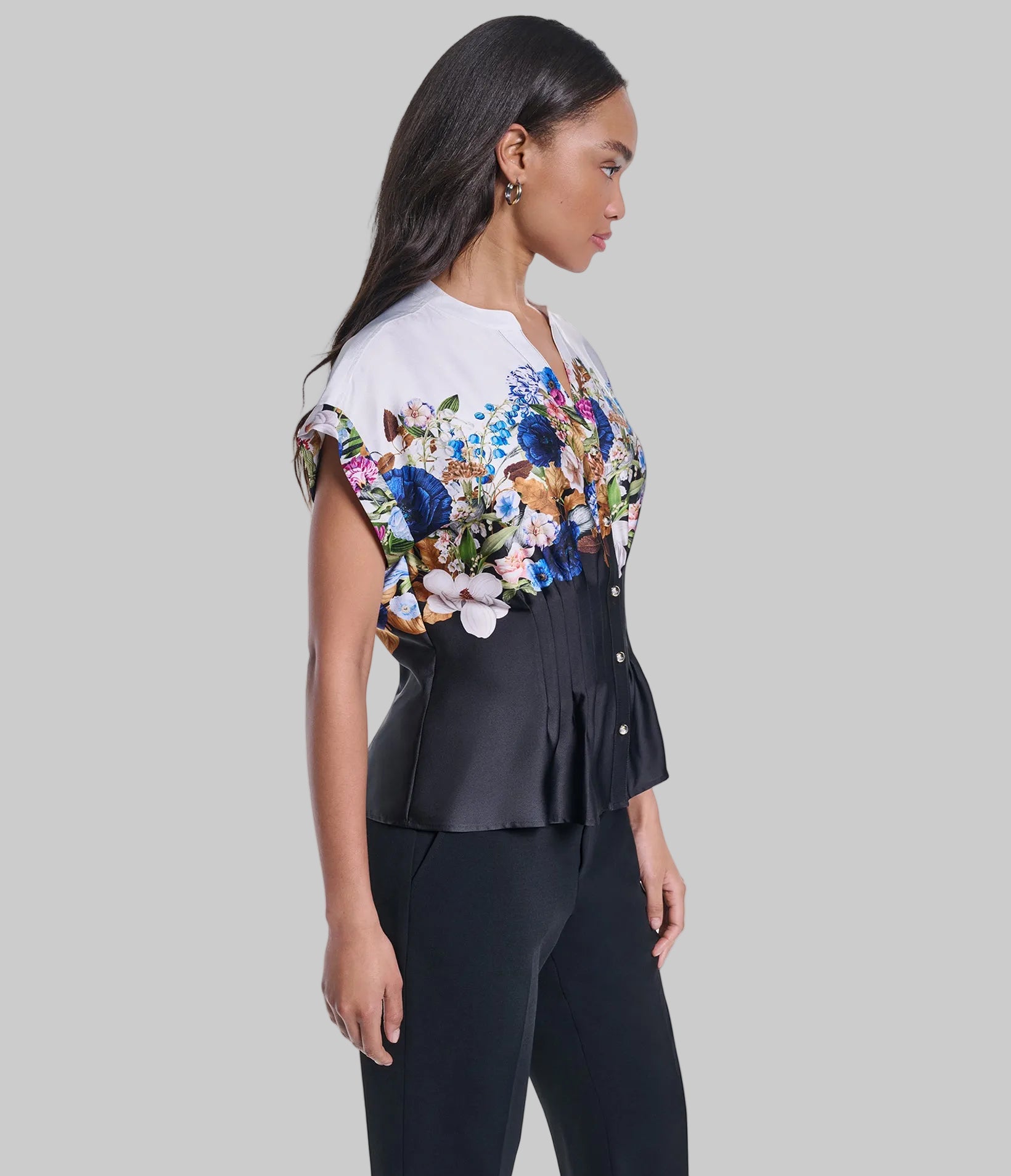 SHORT SLEEVE FLORAL GARDEN PRINT BLOUSE VIEW 3
