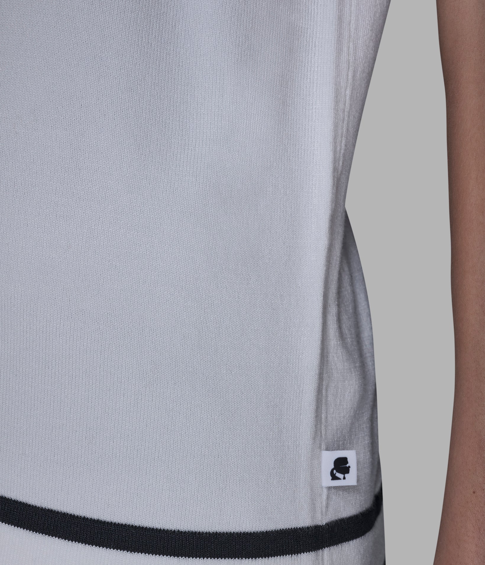 SHORT SLEEVE CONTRAST TRIM SWEATER VIEW 6