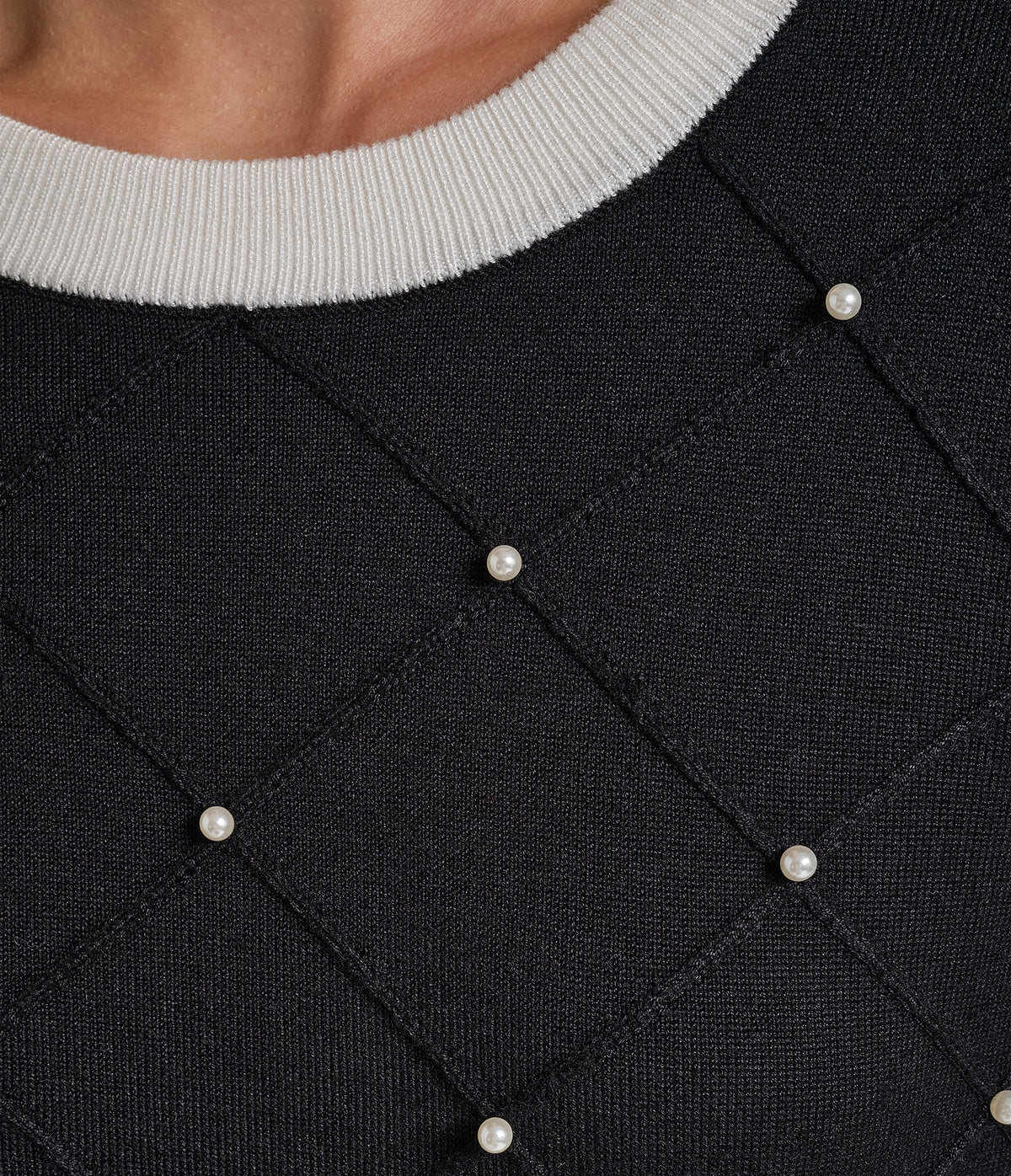 SHORT SLEEVE SWEATER WITH EMBOSSED PEARLS VIEW 6