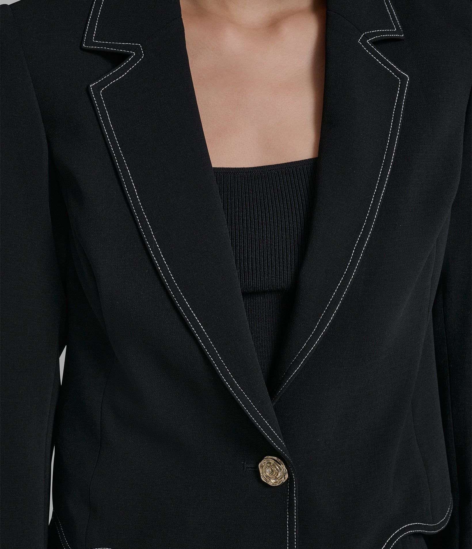 KARL LAGERFELD　ショールカラー ジャケット ブラック 48　新品 Cropped Scalloped Jacket | Jackets & Blazers | Karl Lagerfeld Paris