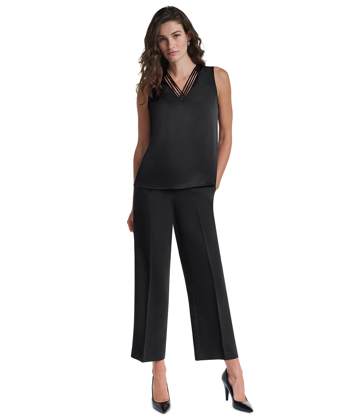 SHORT SLEEVE WOVEN TOP WITH NECK DETAILING VIEW 3
