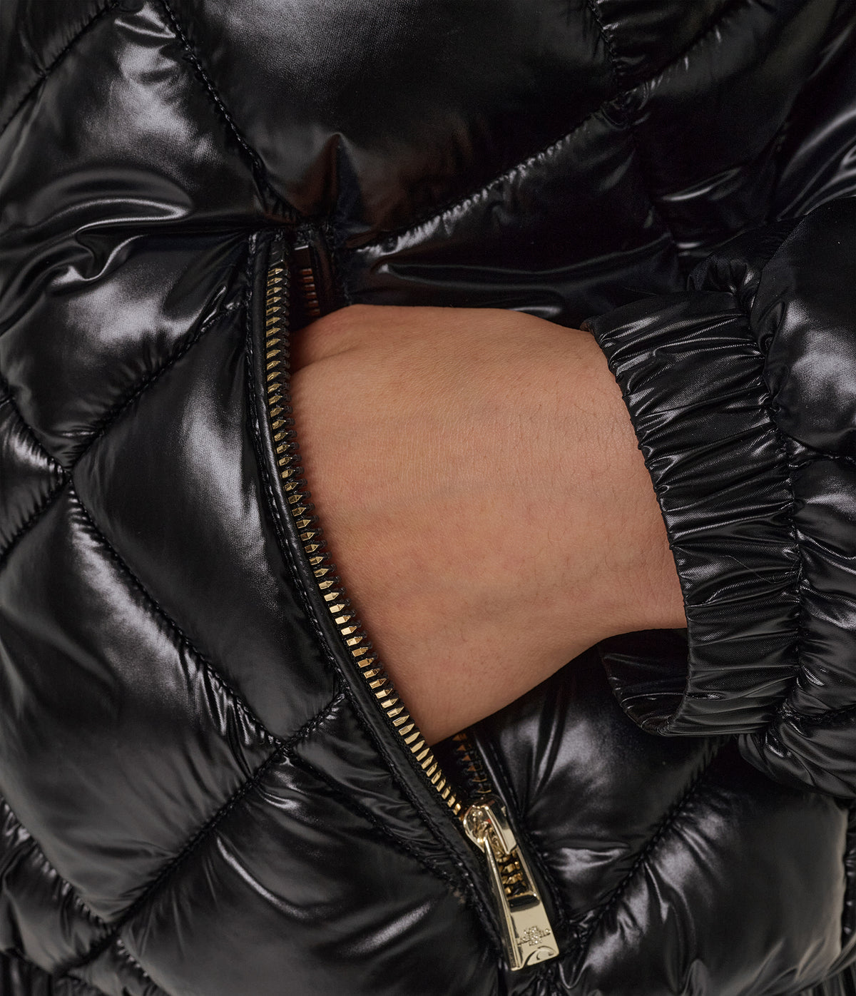 CROPPED LOGO BUTTON PUFFER VIEW 10