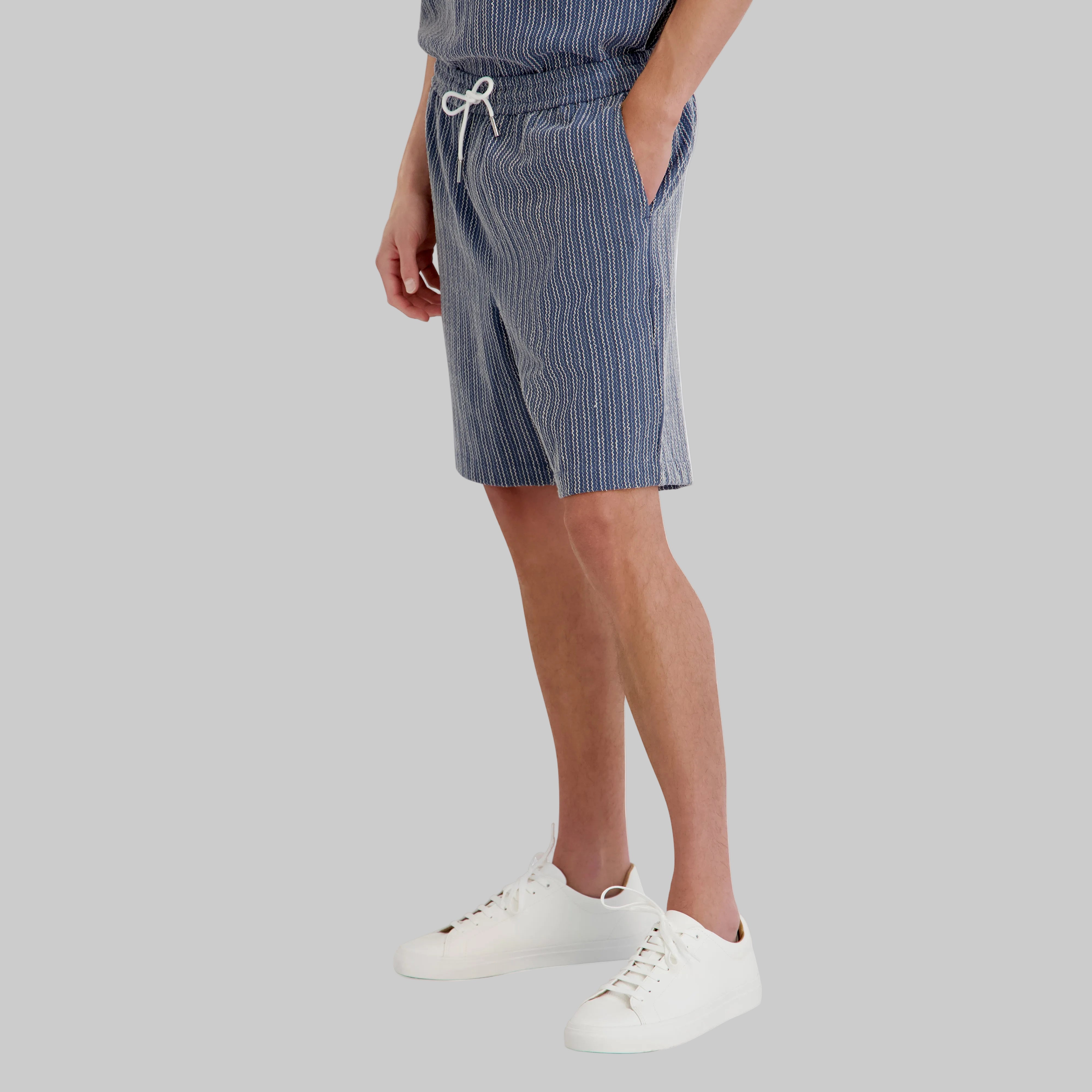 TEXTURE STRIPED DRAWSTRING SHORT VIEW 3