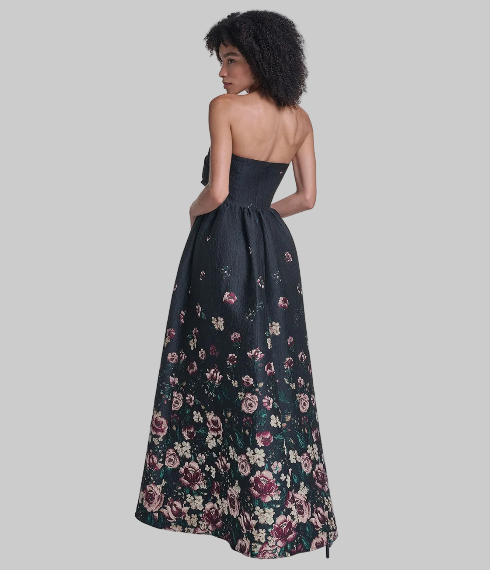 STRAPLESS FILS COUPE BALL GOWN  WITH POCKETS VIEW 3